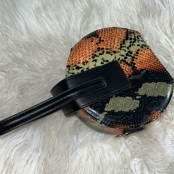 Beautiful colorful Shape box purse - Picture 3 of 4